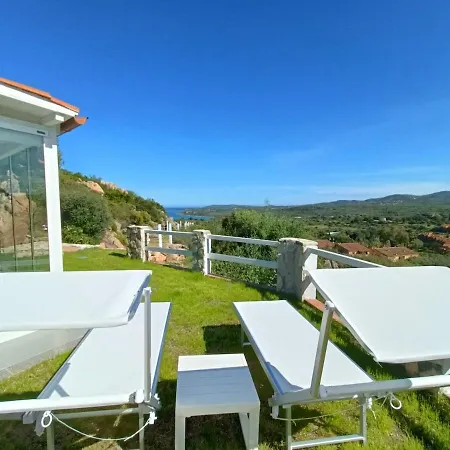 Domo Ruia - Red House Holiday home Porto Istana