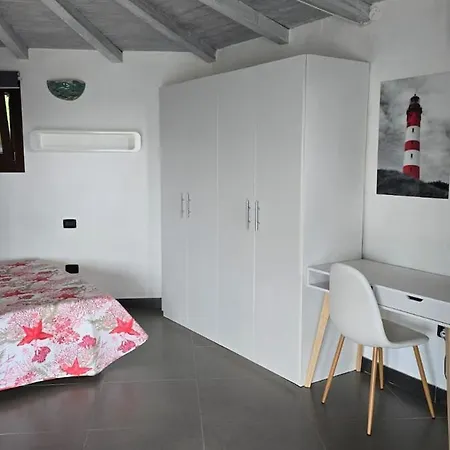 Holiday home Domo Ruia - Red House