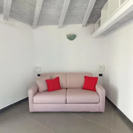 Domo Ruia - Red House