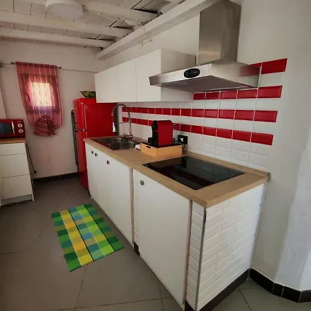 Domo Ruia - Red House Casa vacanze